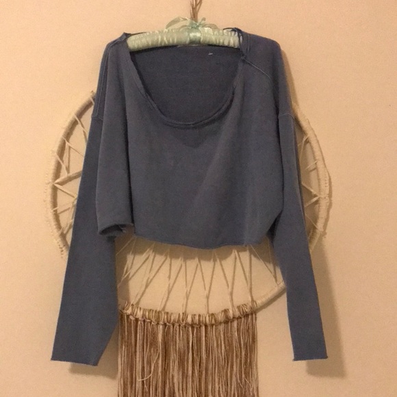 Free People Tops - 🌙Free People cropped sweatshirt🌙